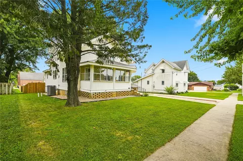 310 N William, Earlville, IA 52041