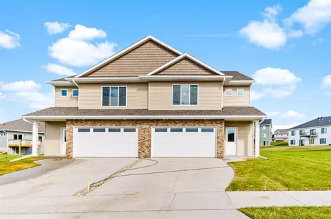 1420 Winterberry Ln, North Liberty, IA 52317