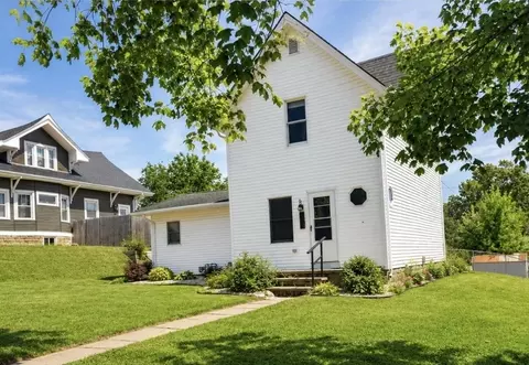 217 N Ford St, Anamosa, IA 52205