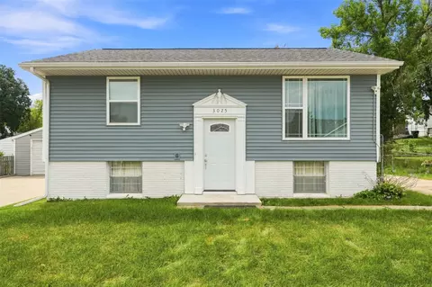 3025 29th Ave SW, Cedar Rapids, IA 52404