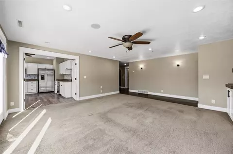 Living - 195 Morgan Ct, Cedar Rapids, IA 52411 photo 7 of 7