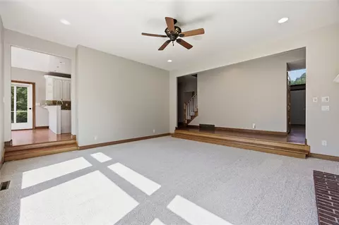 Living - 195 Morgan Ct, Cedar Rapids, IA 52411 photo 5 of 7