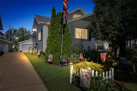 128 17th St SW, Cedar Rapids, IA 52404