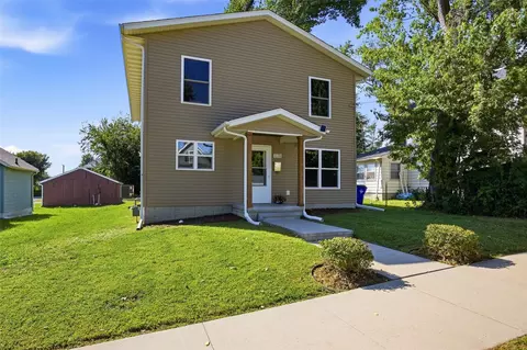 1131 16th St, Cedar Rapids, IA 52403