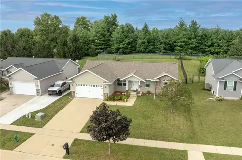 2520 Shaman Ave SW, Cedar Rapids, IA 52404