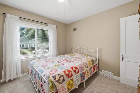 Bedroom - 115 Carolina Ave, Waterloo, IA 50701 photo 2 of 2