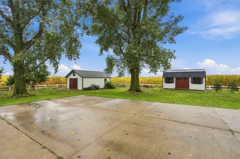 Exterior - 4440 Schultz Rd, Center Point, IA 52213 photo 4 of 5