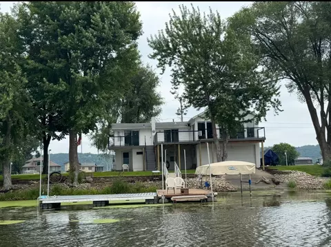 145 Abel Dr, Guttenberg, IA 52052
