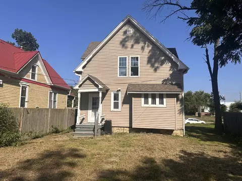 Exterior - 1625 E Ave NE, Cedar Rapids, IA 52402 photo 3 of 3
