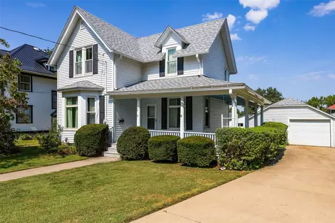 Exterior - 544 E 4th St, Tipton, IA 52772 photo 2 of 4