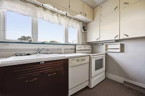 Kitchen - 544 E 4th St, Tipton, IA 52772 photo 3 of 3