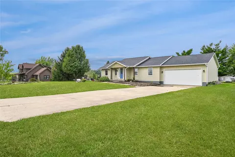 Exterior - 6203 32nd Ave, Shellsburg, IA 52332 photo 2 of 9