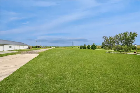 Exterior - 6203 32nd Ave, Shellsburg, IA 52332 photo 7 of 9