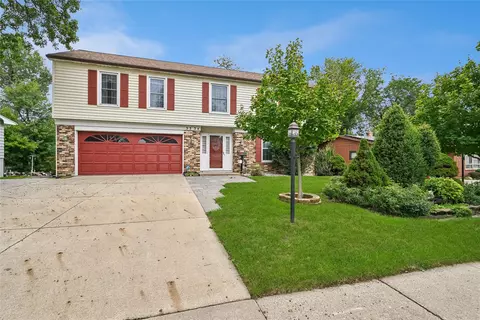 3334 Shasta Dr NE, Cedar Rapids, IA 52402