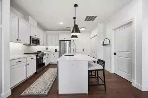 Kitchen - 1500 Main St #203, Ely, IA 52227 photo 1 of 5