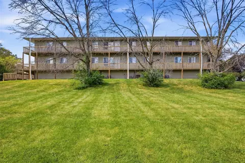 405 W Zeller St, North Liberty, IA 52317