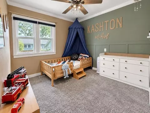 Bedroom - 3823 E Avenue Ave NE, Cedar Rapids, IA 52402 photo 1 of 7
