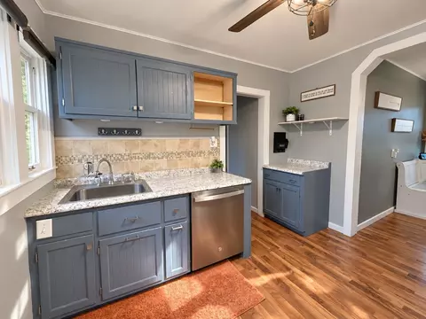 Kitchen - 3823 E Avenue Ave NE, Cedar Rapids, IA 52402 photo 2 of 2