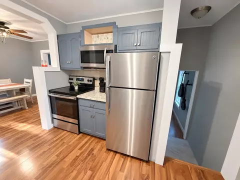 Kitchen - 3823 E Avenue Ave NE, Cedar Rapids, IA 52402 photo 1 of 2