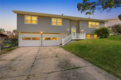 3918 Wenig Rd NE, Cedar Rapids, IA 52402