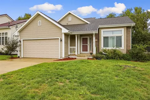 Exterior - 5013 N Willowbend Rd NE, Cedar Rapids, IA 52411 photo 2 of 4
