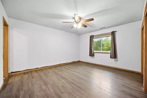 Bedroom - 5013 N Willowbend Rd NE, Cedar Rapids, IA 52411 photo 1 of 3