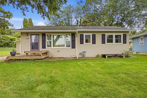 104 N Mcnamara Dr, Anamosa, IA 52205