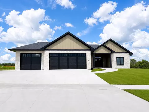 240 Howard Ave NW, Swisher, IA 52338