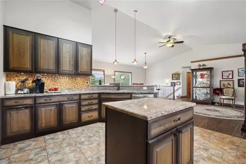 Kitchen - 285 Jappa Rd, Ely, IA 52227 photo 3 of 5