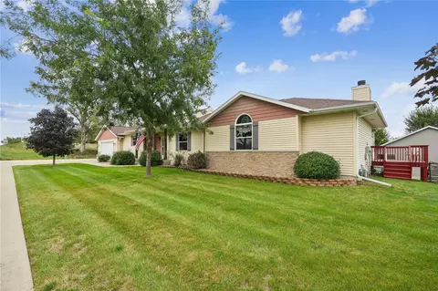 Exterior - 285 Jappa Rd, Ely, IA 52227 photo 2 of 6