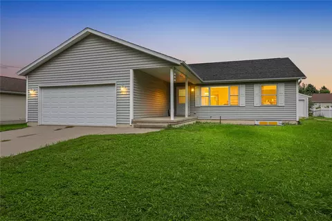 1209 Business 30 SW, Mount Vernon, IA 52314