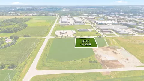 lot3 Stamy Rd, Hiawatha, IA 52233
