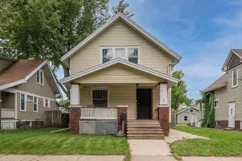 821 Camburn Ct SE, Cedar Rapids, IA 52403