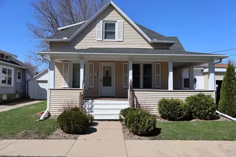 111 1st St, Oelwein, IA 50662