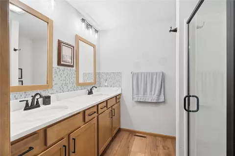 Bath - 1318 Beringer Ct NE, Cedar Rapids, IA 52402 photo 1 of 3