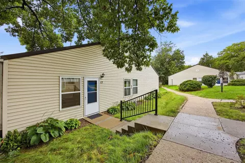 1220 Village Rd #12, Iowa City, IA 52240