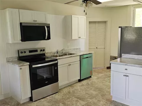 Kitchen - 1105 5th St E, Vinton, IA 52349 photo 1 of 3