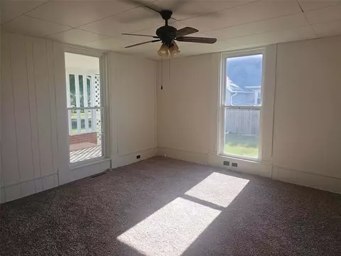 Living - 1105 5th St E, Vinton, IA 52349 photo 2 of 2
