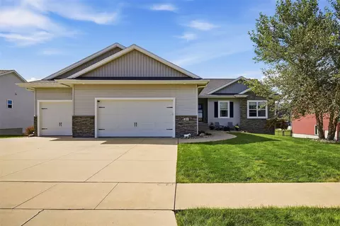 511 Prairie Hill Dr, Atkins, IA 52206