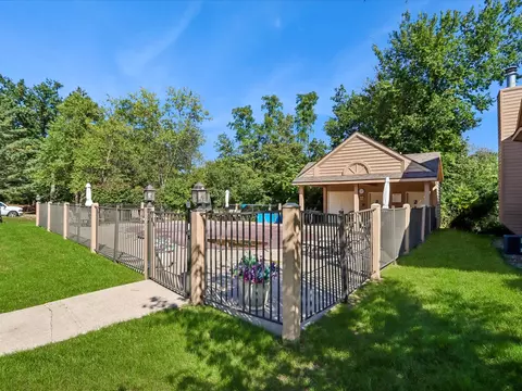 Exterior - 801 E Post Rd SE, Cedar Rapids, IA 52403 photo 6 of 7