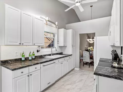 Kitchen - 801 E Post Rd SE, Cedar Rapids, IA 52403 photo 2 of 3