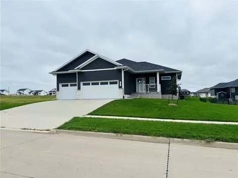 1422 Eagleview Dr, Fairfax, IA 52228