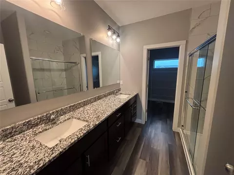 Bath - 1422 Eagleview Dr, Fairfax, IA 52228 photo 1 of 3