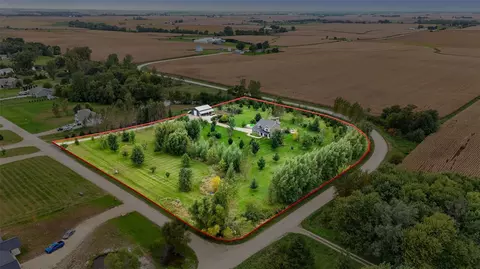 8201 218th Ave, Martelle, IA 52305