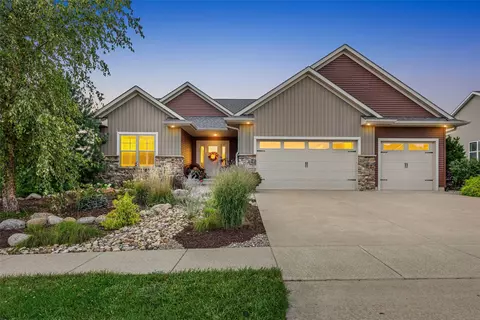 447 Eastview Ave, Marion, IA 52302