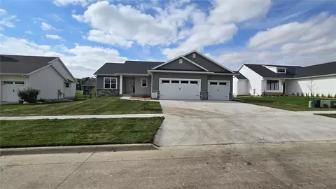 4038 Tall Pines Ct, Marion, IA 52302