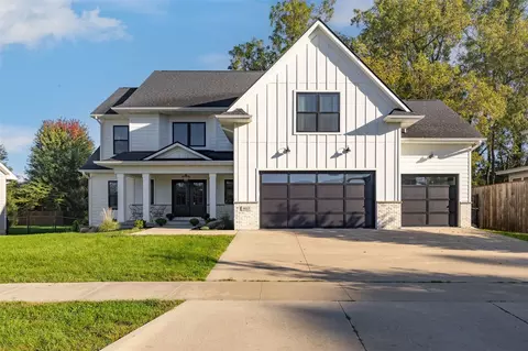 1022 Oakes Dr, Iowa City, IA 52245