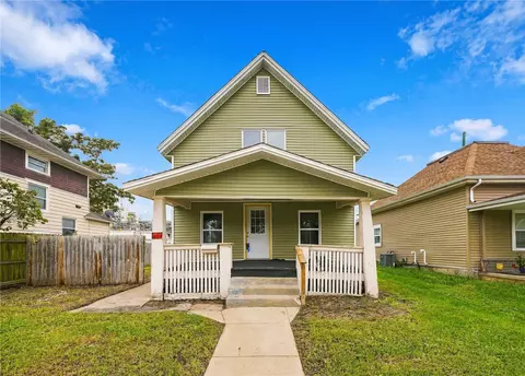 828 10th St, Cedar Rapids, IA 52406