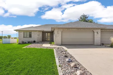 23620 Gombert Dr, Anamosa, IA 52205