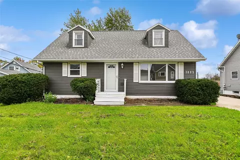 3113 Clover Dr SW, Cedar Rapids, IA 52404